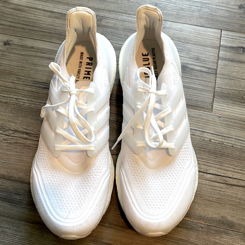 Lightly used Adidas Ultraboost 22
